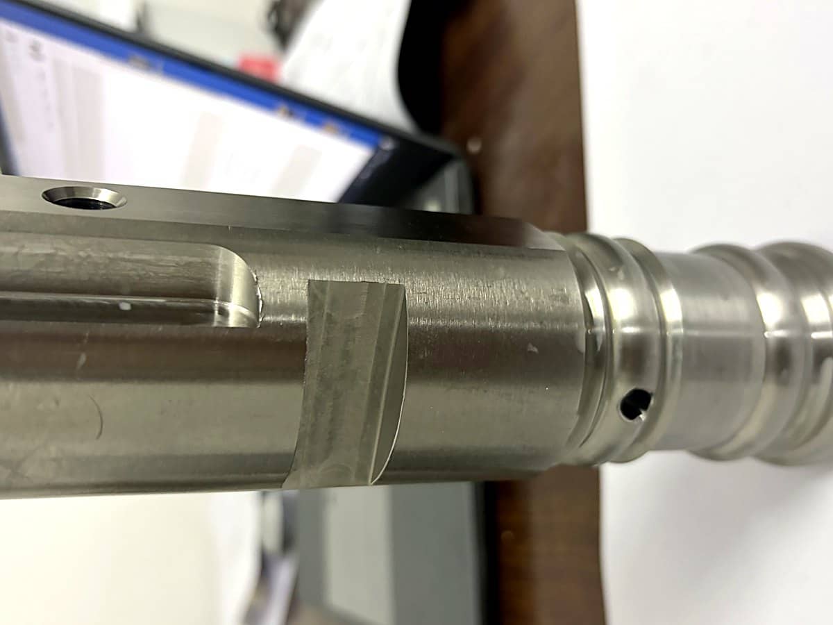 Stainless Spindle Shaft — Hard Turned to Ra 0.2 µm