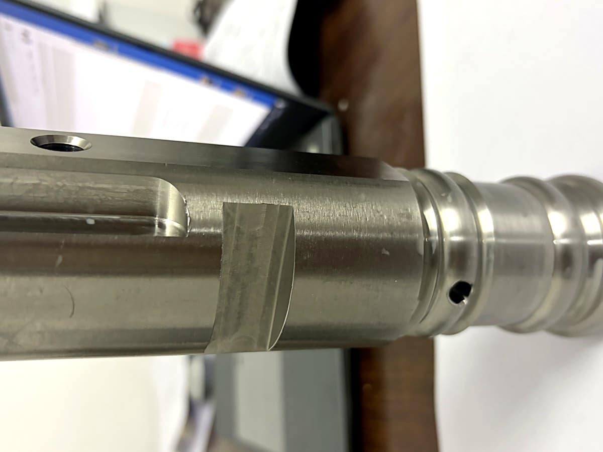 Stainless Spindle Shaft — Hard Turned to Ra 0.2 µm